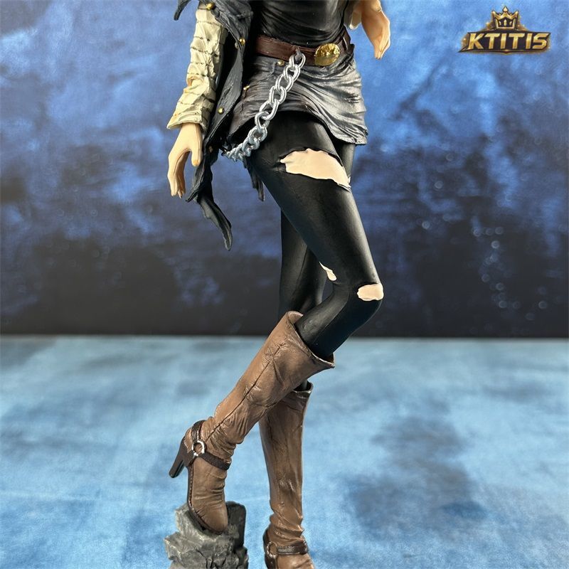 Dragon Ball Android 18 Figure