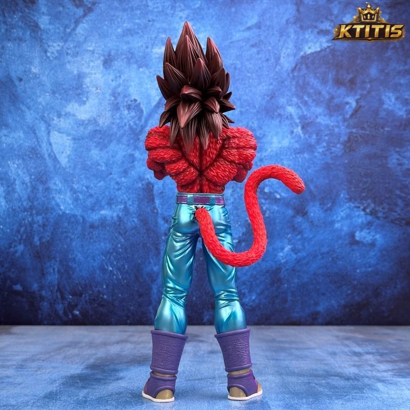 Dragon Ball GT Vegeta SSJ4 Figure