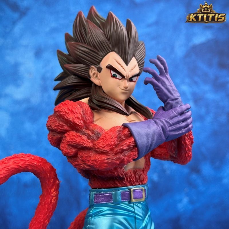 Dragon Ball GT Vegeta SSJ4 Figure